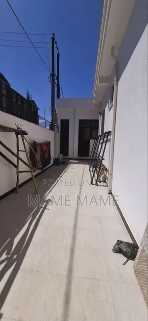 5bdrm Villa in Addis Abeba, Bole for sale