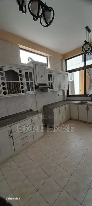 6bdrm House in Addis Abeba, Bole for sale