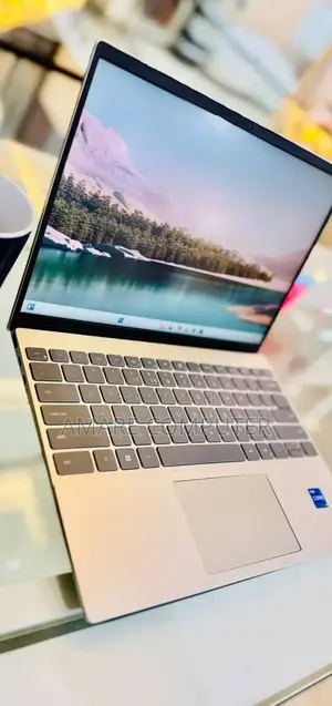 Photo - New Laptop Dell Inspiron 13 5368 16GB Intel Core I7 SSD 512GB