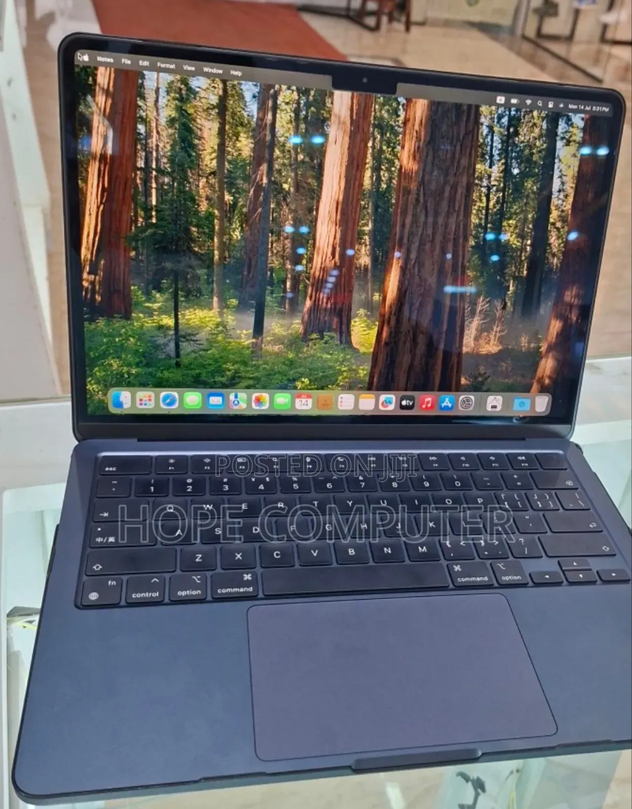 New Laptop Apple MacBook Air 2022 M2 8GB Apple M2 SSD 256GB