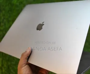 Photo - New Laptop Apple MacBook Pro 2019 16GB Intel Core i9 SSD 1T