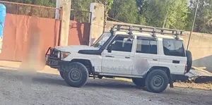 Toyota Land Cruiser 2018 White