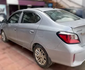 Mitsubishi Attrage 2022 Silver