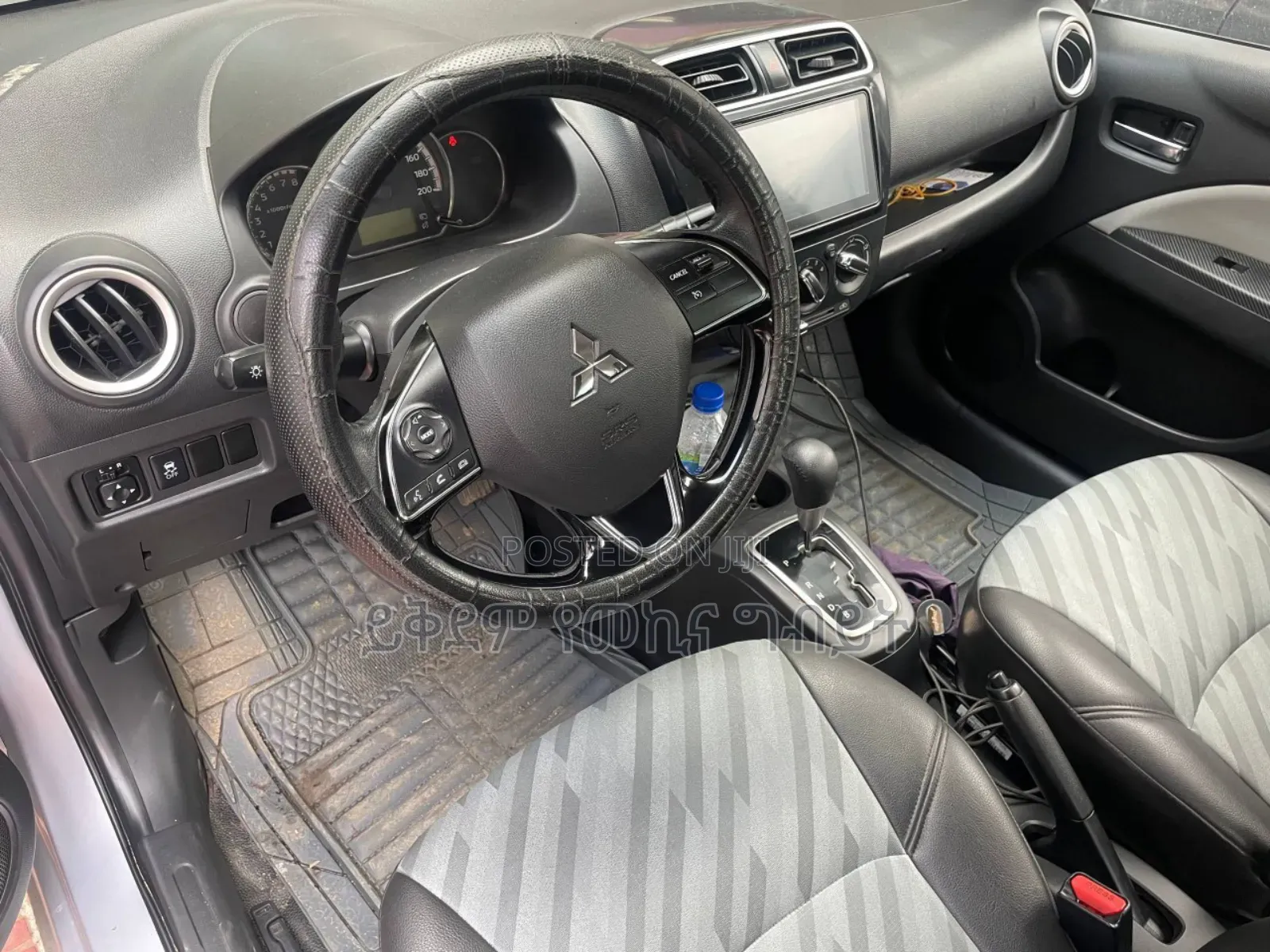 Mitsubishi Attrage 2022 Silver