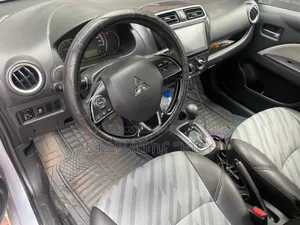 Mitsubishi Attrage 2022 Silver