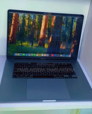 Photo - New Laptop Apple MacBook Pro 2019 16GB Intel Core i9 SSD 1T