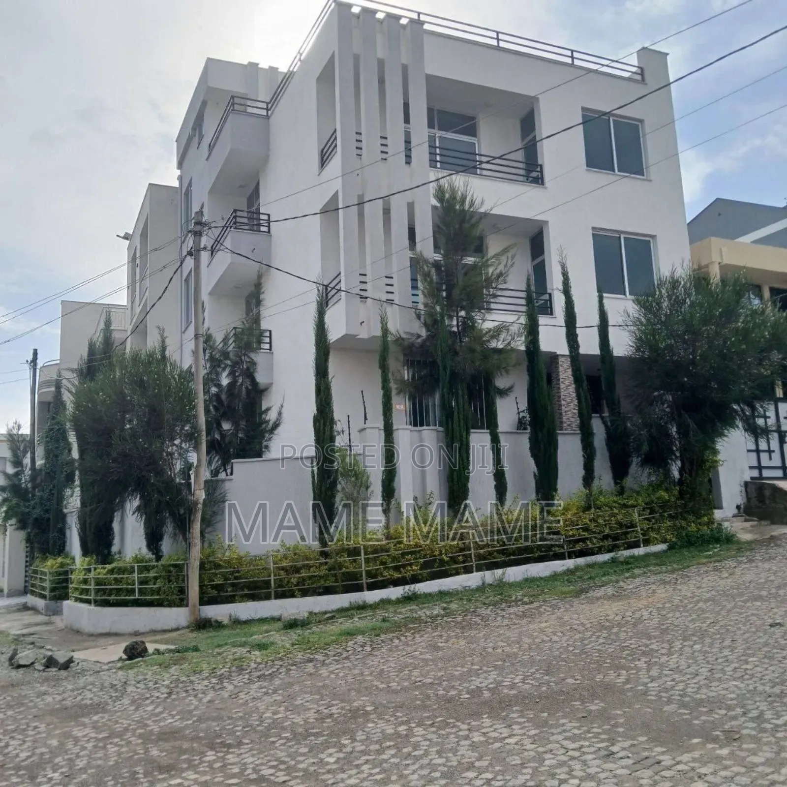 8bdrm House in Addis Abeba, Bole for sale