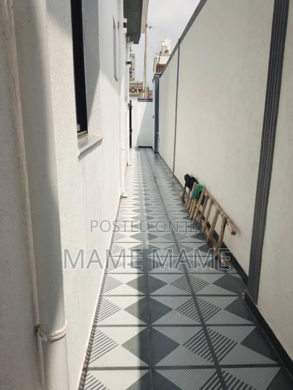 5bdrm Villa in Addis Abeba, Bole for sale