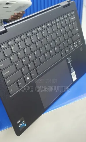 Photo - New Laptop Lenovo Yoga 700 16GB Intel Core I5 SSD 512GB