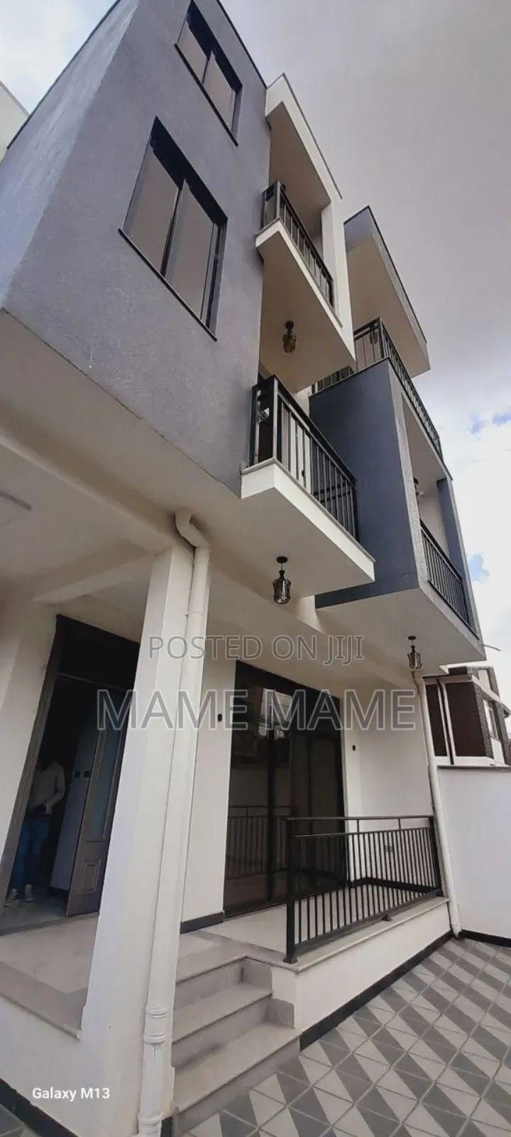 5bdrm House in Addis Abeba, Bole for sale