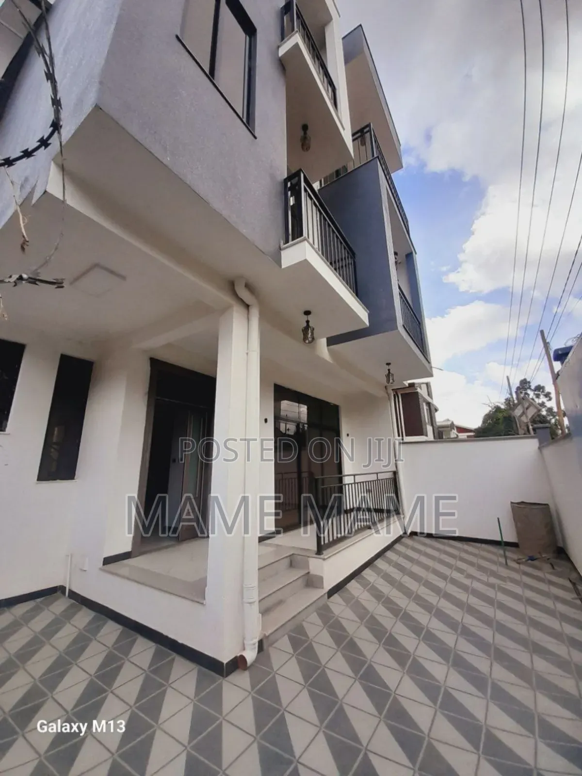 5bdrm House in Addis Abeba, Bole for sale