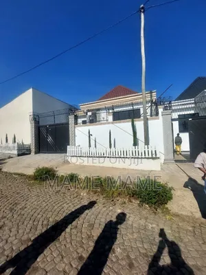 5bdrm Villa in Addis Abeba, Bole for sale