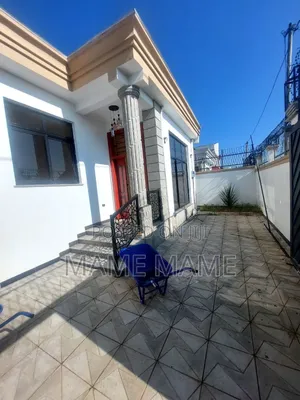 5bdrm Villa in Addis Abeba, Bole for sale