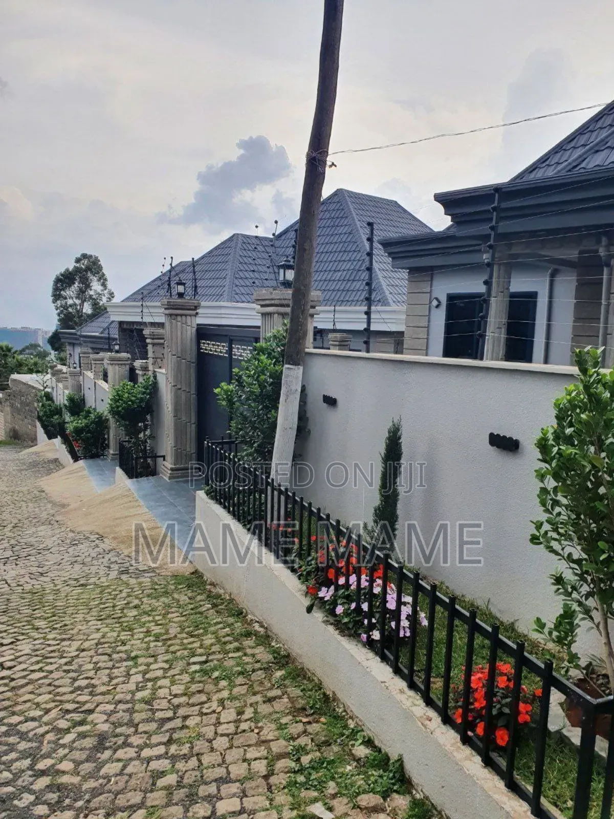 5bdrm Villa in Addis Abeba, Bole for sale