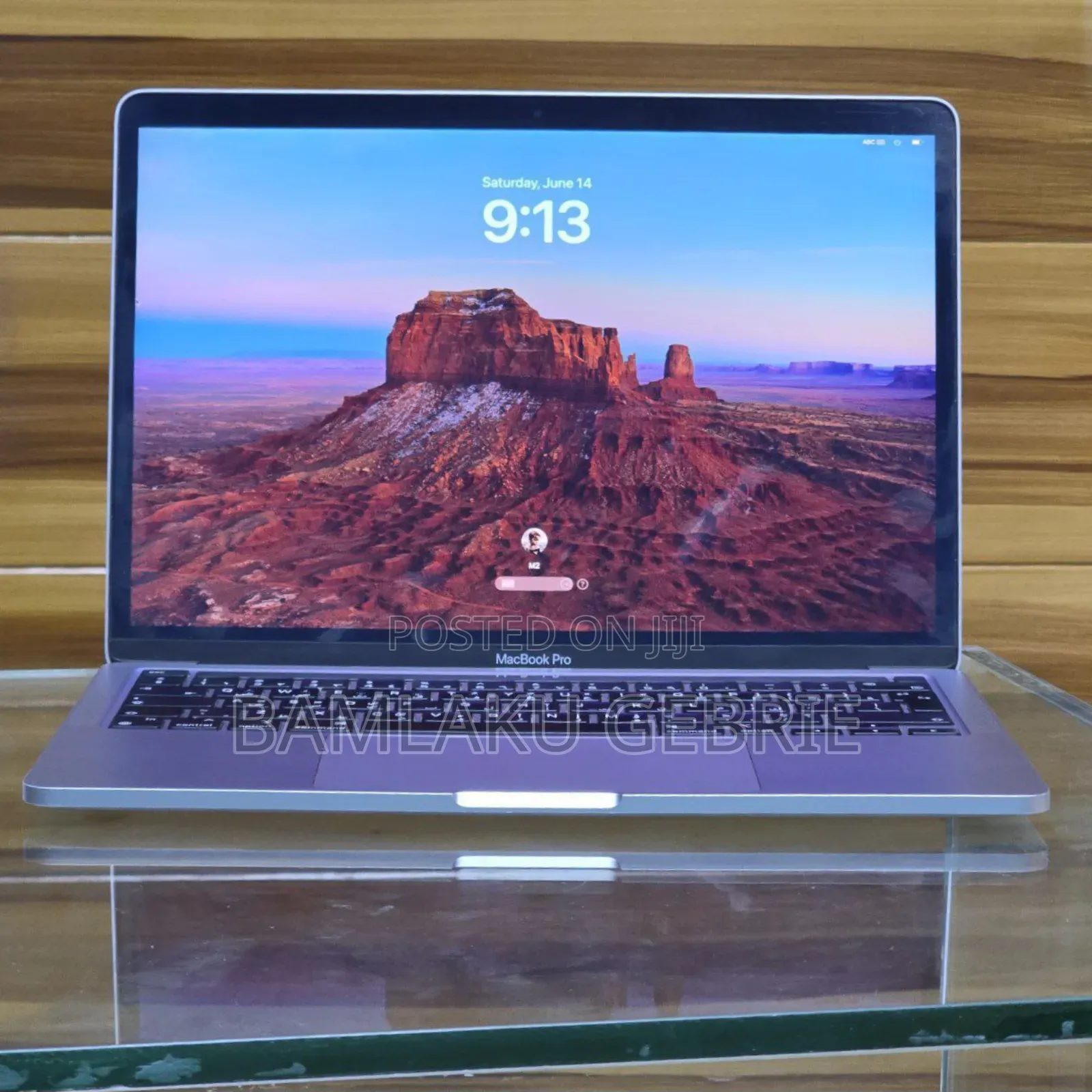 New Laptop Apple MacBook Pro 2022 M2 8GB Intel Core I5 SSD 256GB