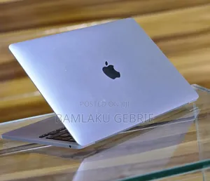 New Laptop Apple MacBook Pro 2022 M2 8GB Intel Core I5 SSD 256GB