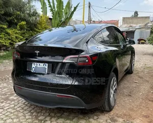 Tesla Model Y 2024 Black