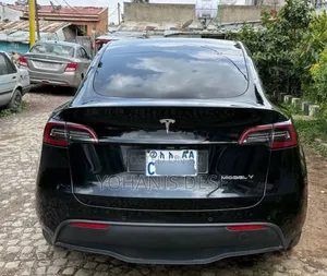 Tesla Model Y 2024 Black