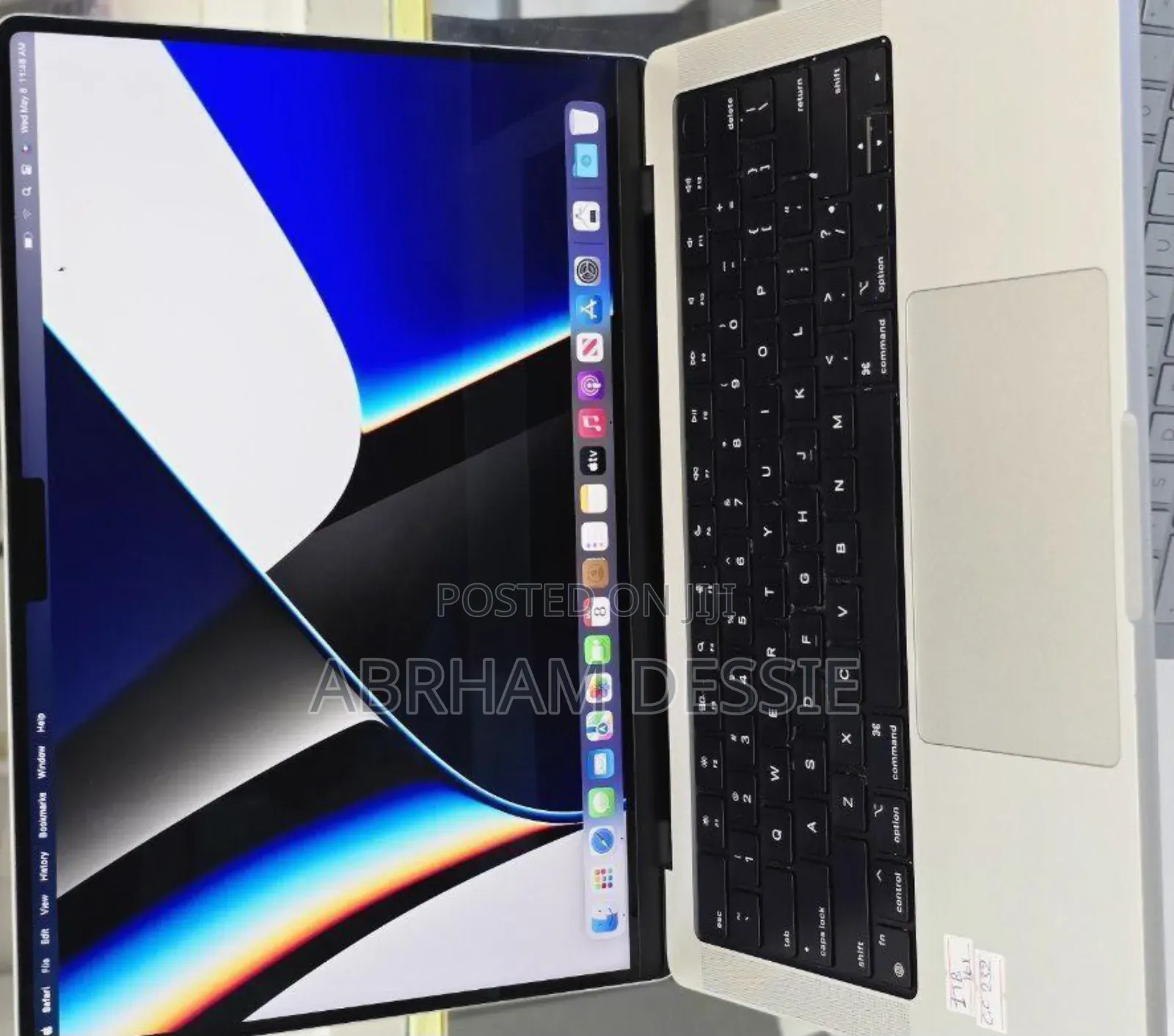 New Laptop Apple MacBook Pro M1 16GB Apple M1 Pro SSD 1T