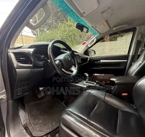 Toyota Hilux 2021 Blue