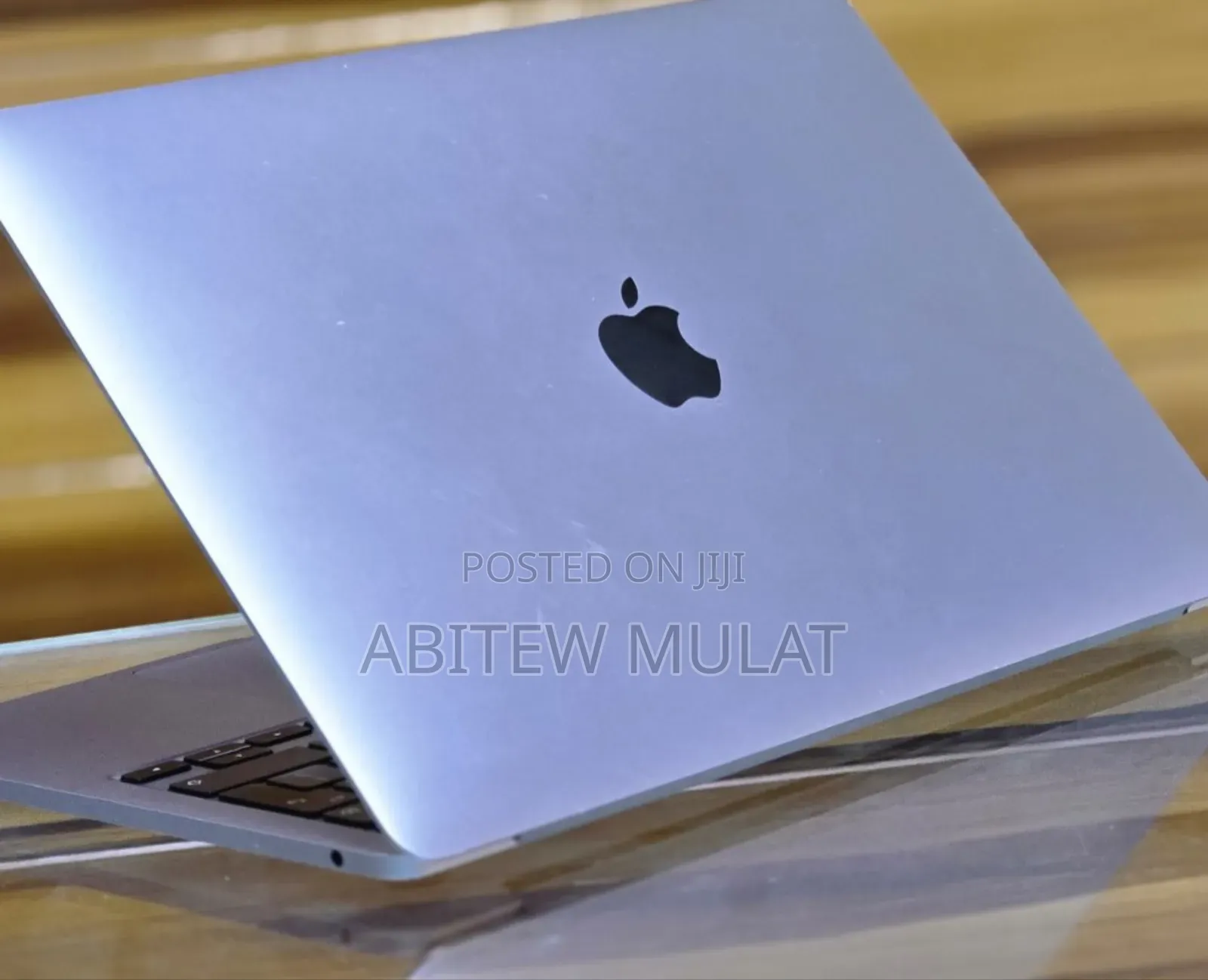 New Laptop Apple MacBook Pro 2022 M2 8GB Apple M2 SSD 256GB