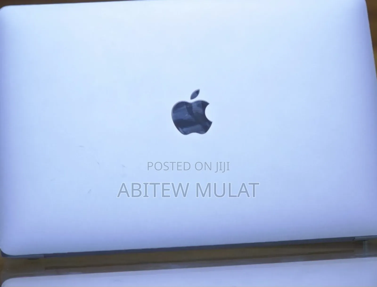 New Laptop Apple MacBook Pro 2022 M2 8GB Apple M2 SSD 256GB