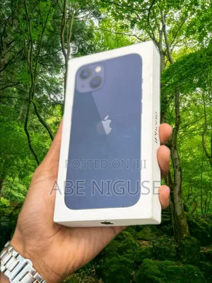 Photo - New Apple iPhone 13 128 GB
