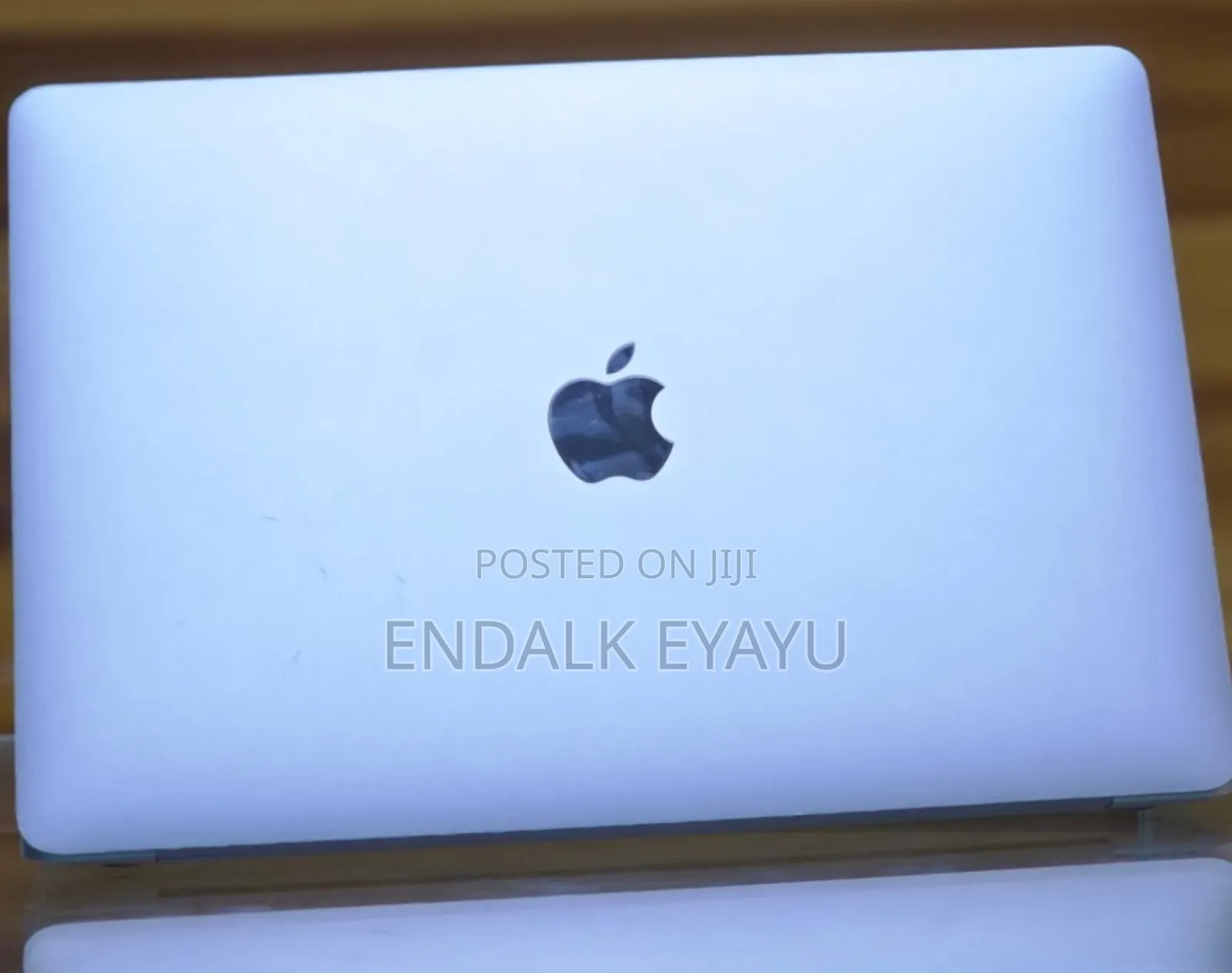 New Laptop Apple MacBook Pro 2022 M2 8GB Apple M2 SSD 256GB