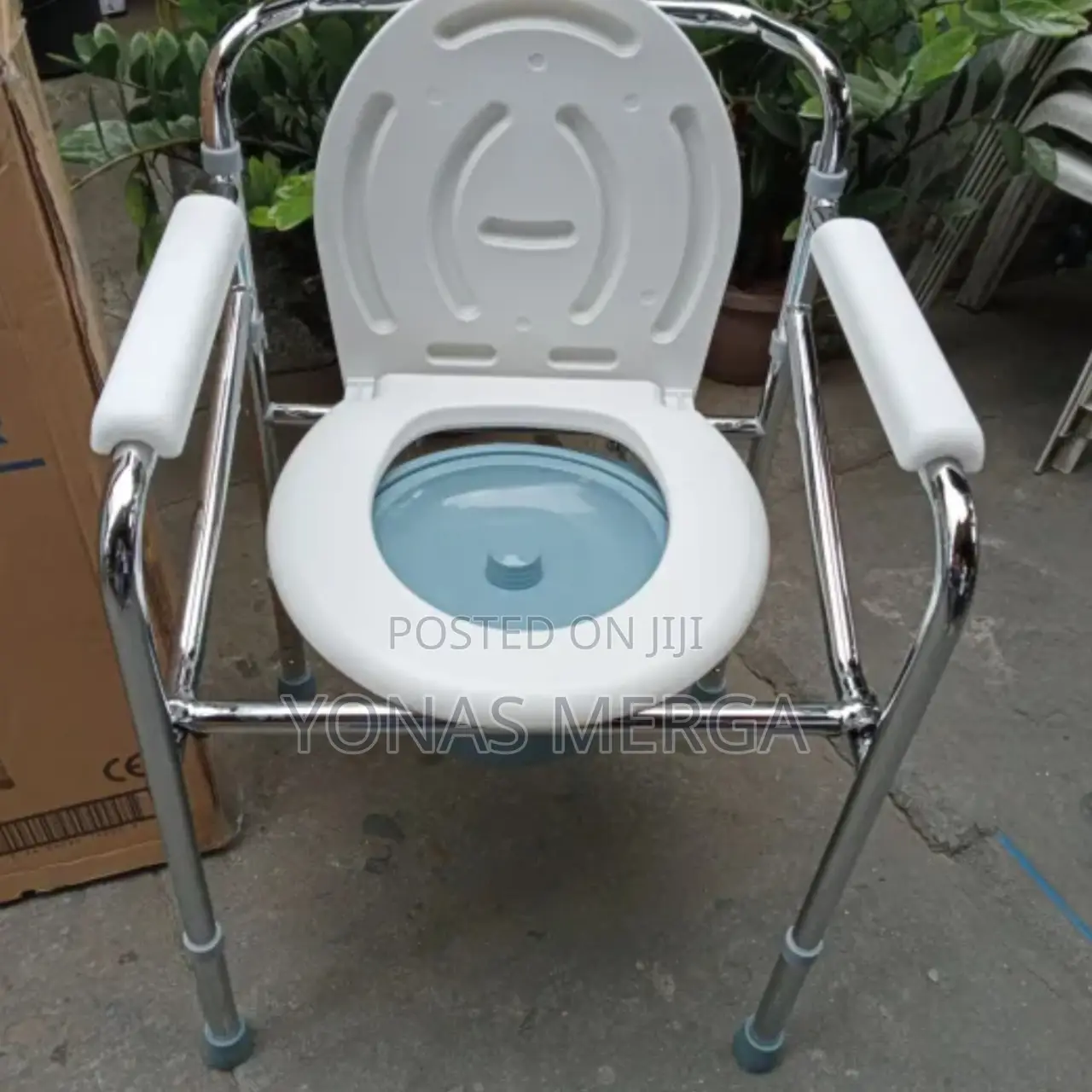 Toilet Chair//Pot=Removable Bucket With Lid,Padded Armrests