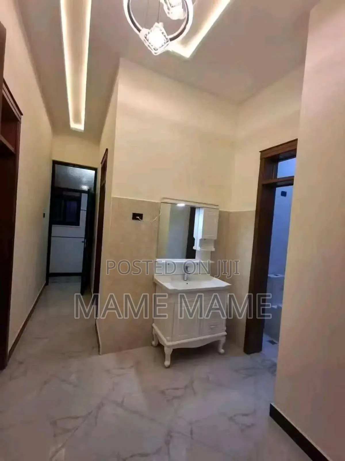 11bdrm House in Addis Abeba, Bole for sale