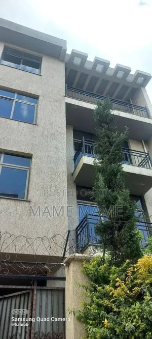 5bdrm House in Addis Abeba, Bole for sale