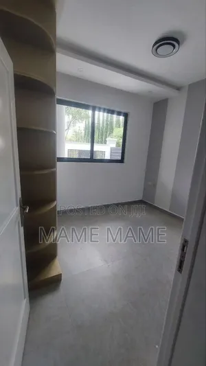 5bdrm House in Addis Abeba, Bole for sale