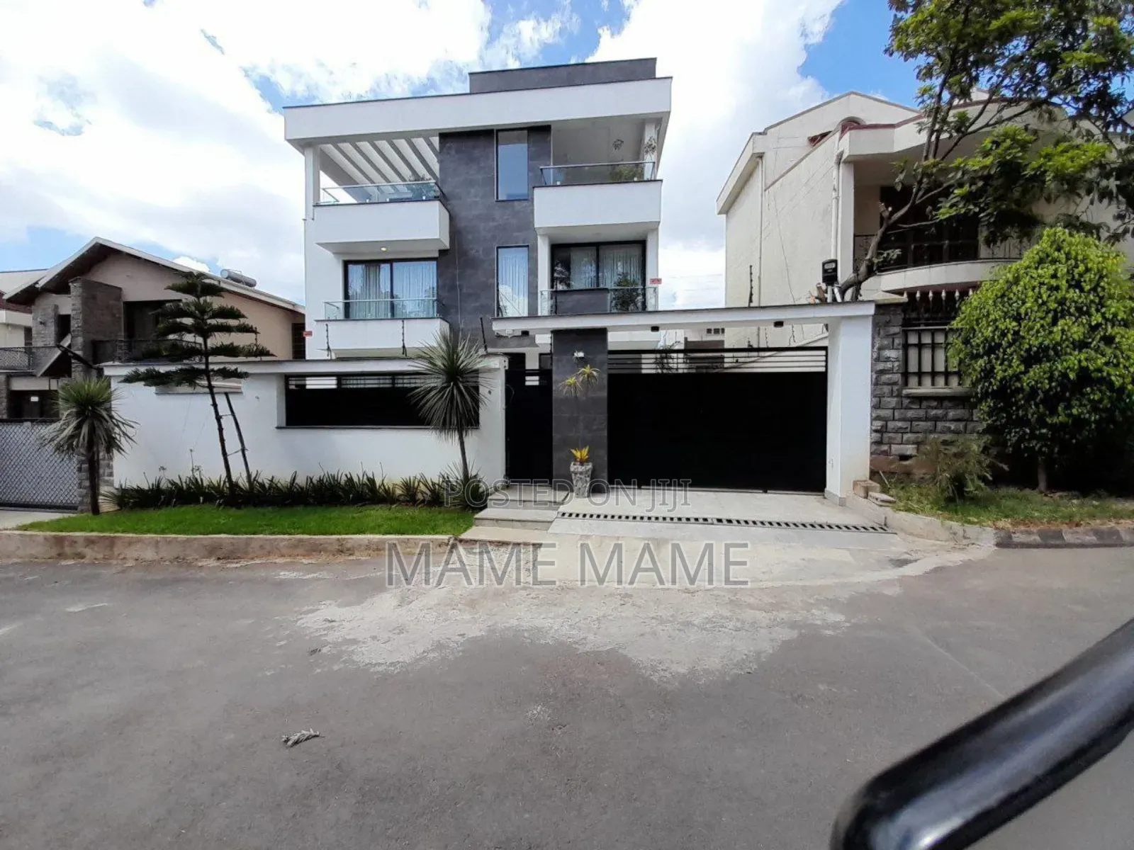 7bdrm House in Addis Abeba, Bole for sale