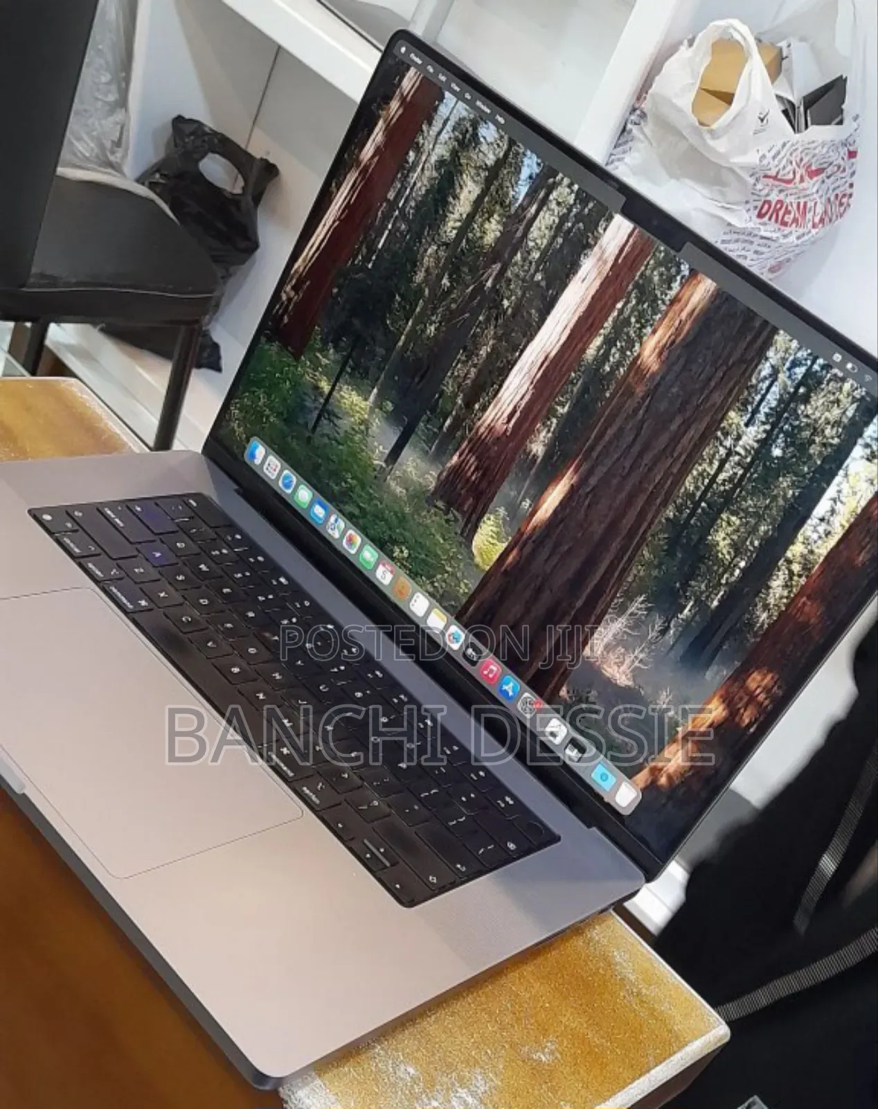 Laptop Apple MacBook Pro M1 16GB Apple M1 Pro SSD 1T