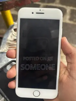 Photo - Apple iPhone 6s 128 GB Silver