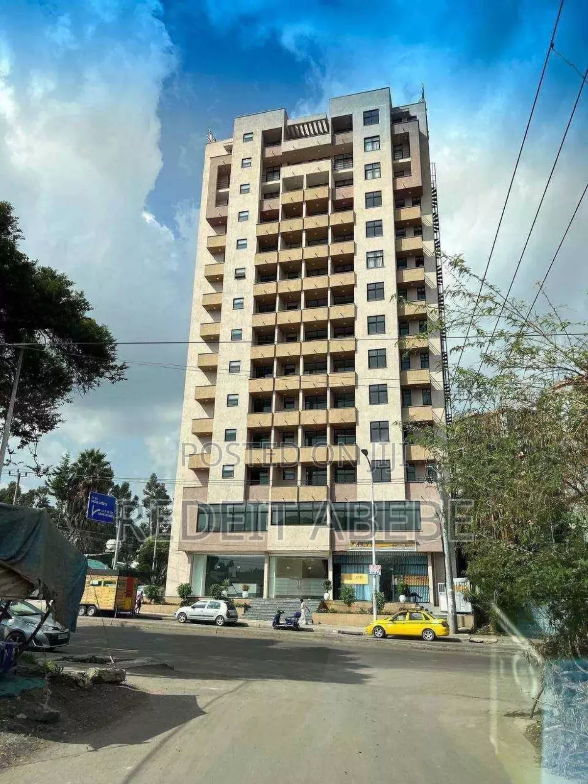 3bdrm Apartment in Comet, Bole for sale