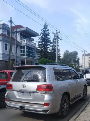 Toyota Land Cruiser 2011 Silver