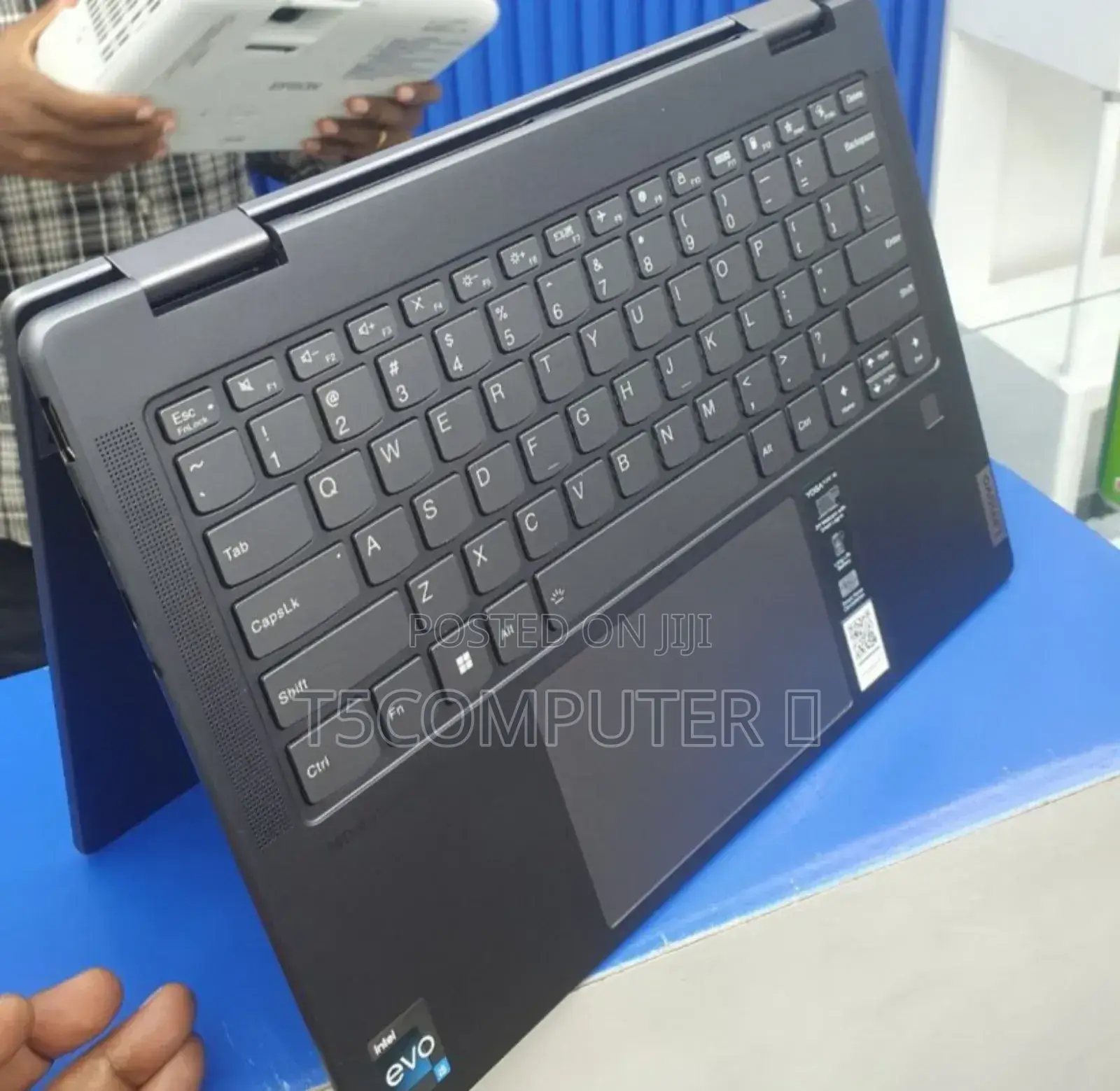 New Laptop Lenovo Yoga 700 16GB Intel Core I7 SSD 512GB
