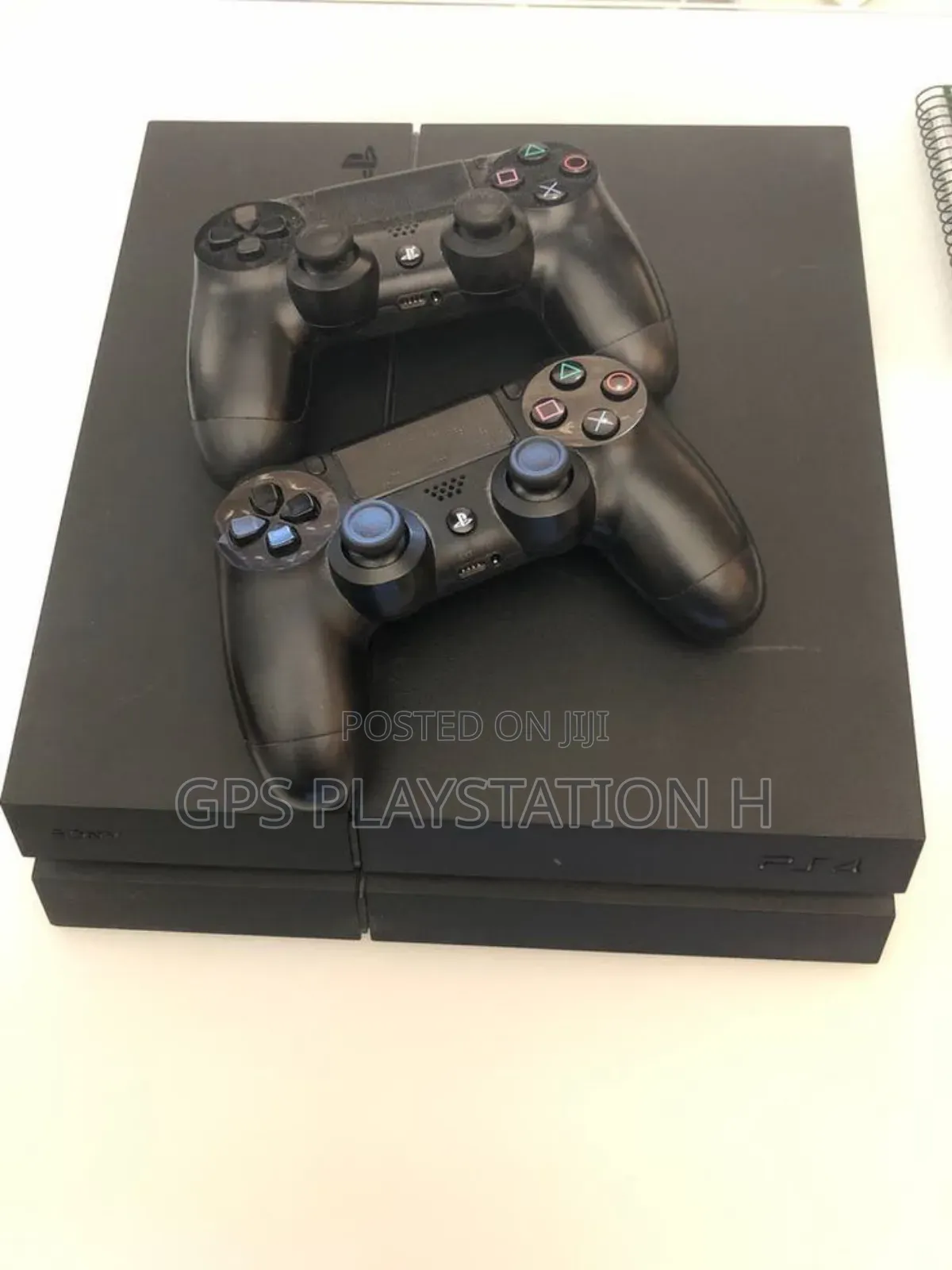 Playstation 4 Standard Model ለልጆች ስጦታ ሚሆን
