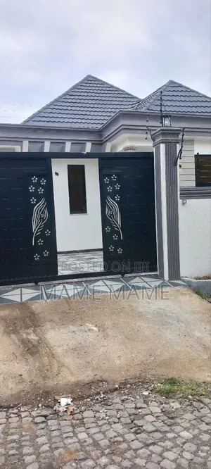 5bdrm Villa in Addis Abeba, Bole for sale