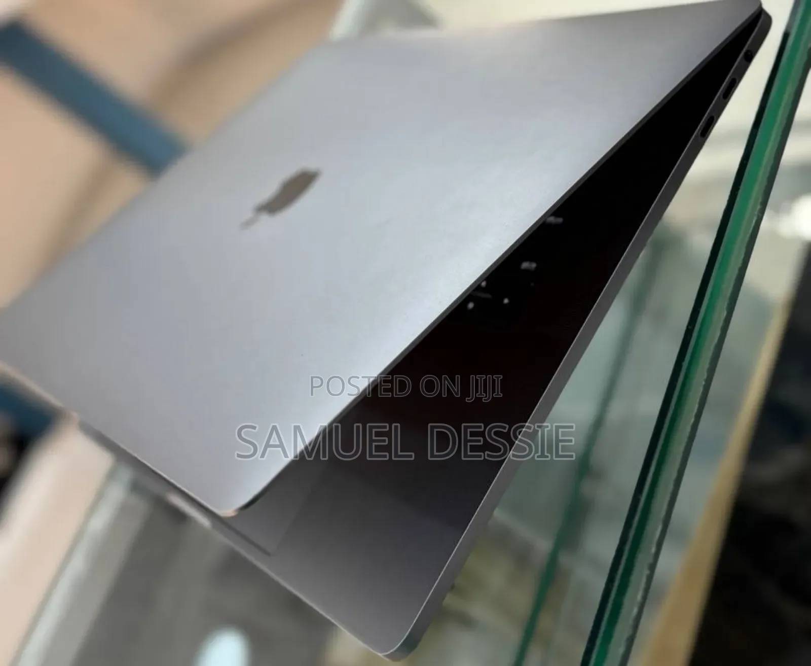 New Laptop Apple MacBook Pro 2017 16GB Intel Core I7 SSD 512GB