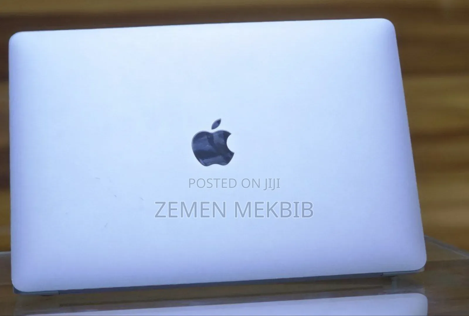 New Laptop Apple MacBook Pro 2022 M2 8GB Intel Core I7 SSD 256GB