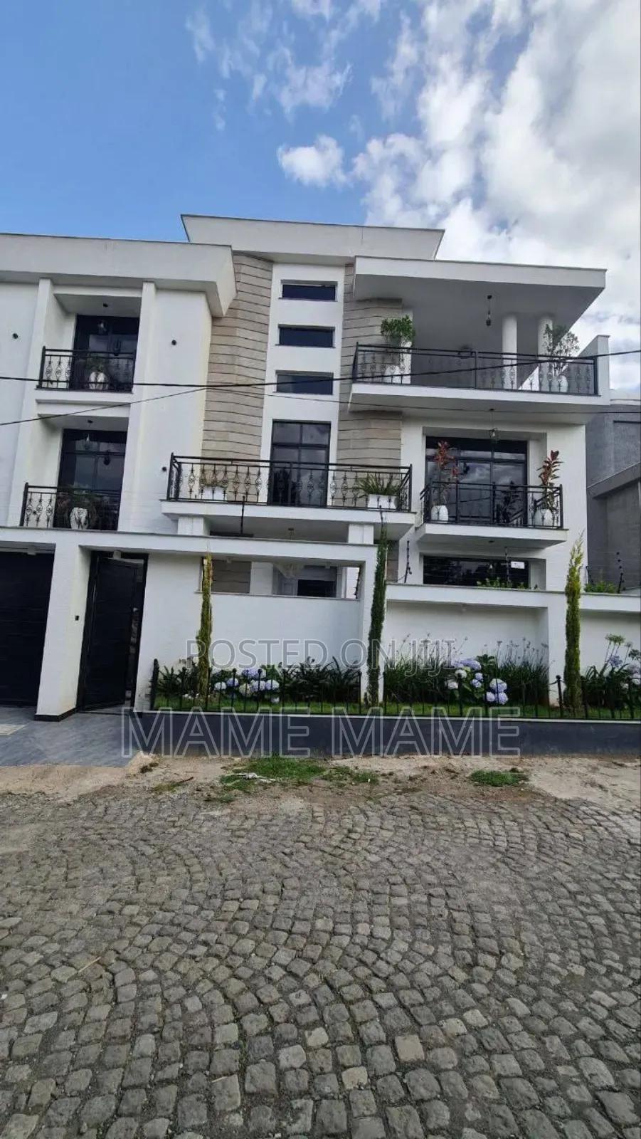 7bdrm House in Addis Abeba, Bole for sale