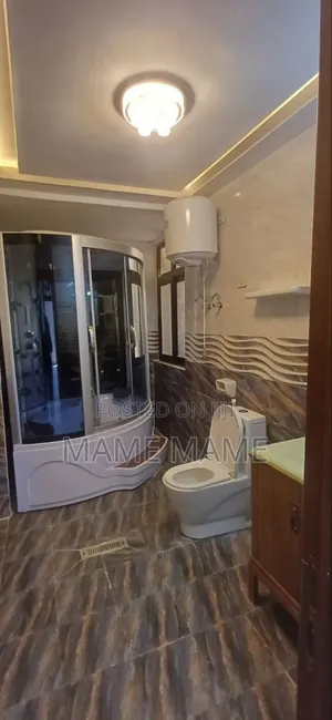 8bdrm House in Addis Abeba, Bole for sale