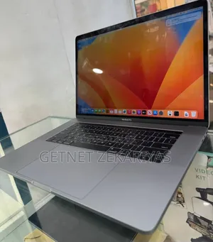 New Laptop Apple MacBook Pro 2017 16GB Intel Core I7 SSD 512GB