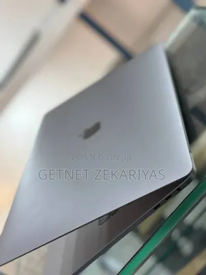 New Laptop Apple MacBook Pro 2017 16GB Intel Core I7 SSD 512GB