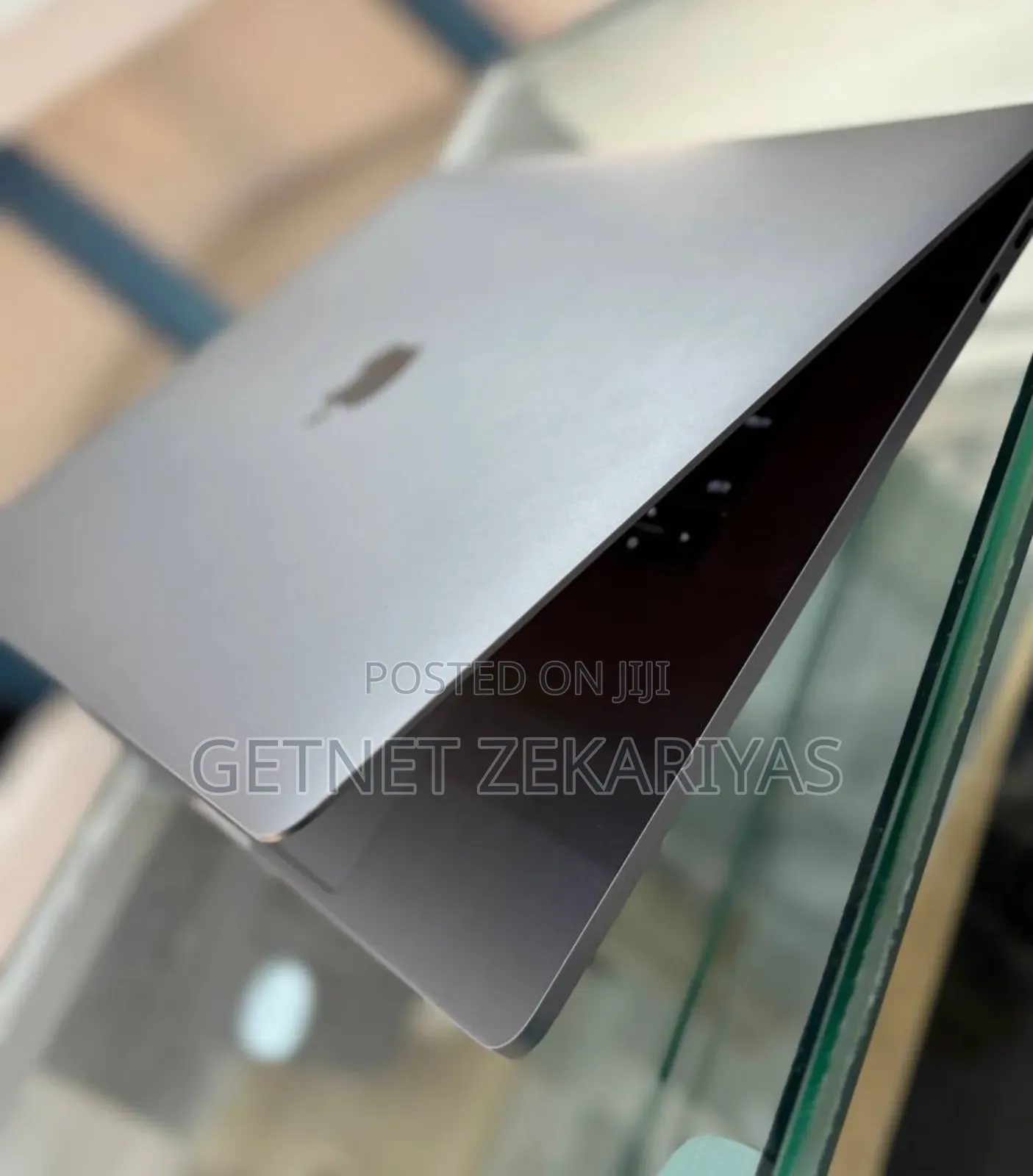 New Laptop Apple MacBook Pro 2017 16GB Intel Core I7 SSD 512GB