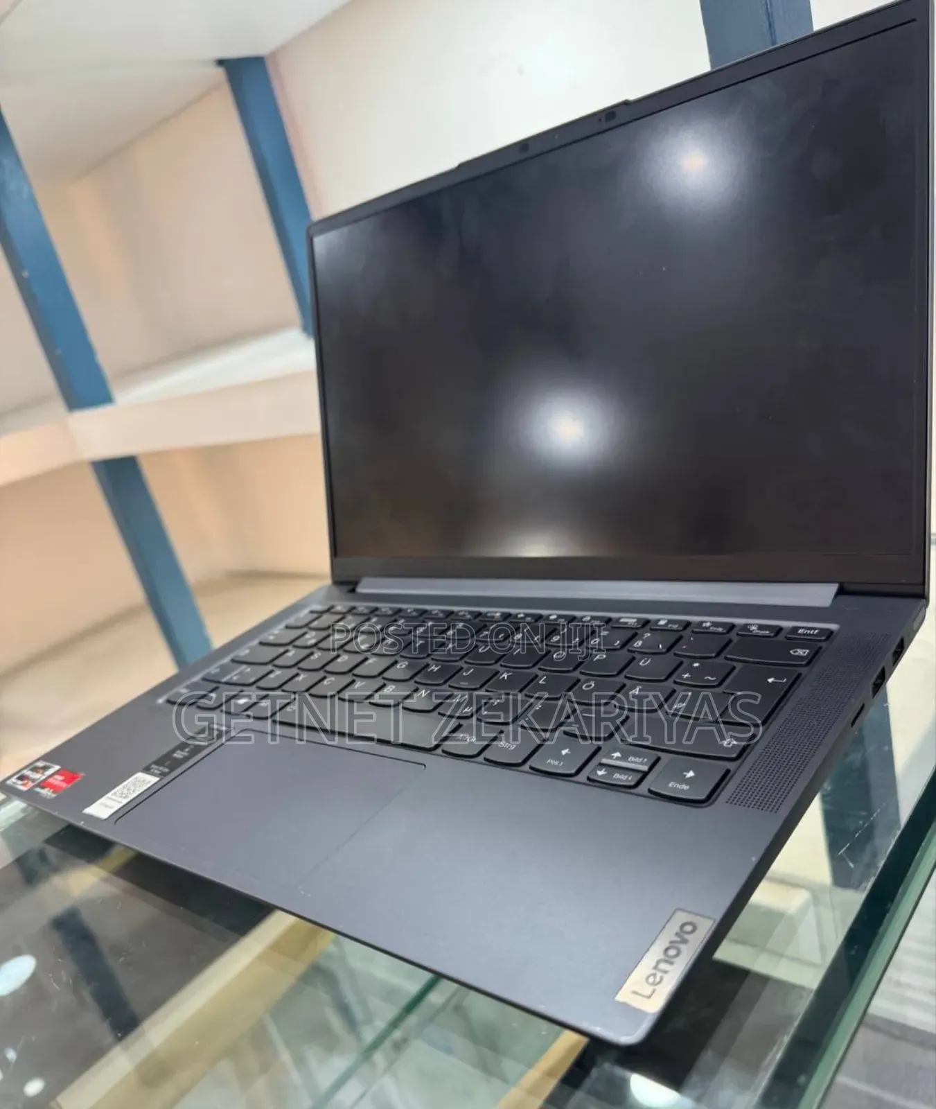 New Laptop Lenovo Yoga 700 16GB AMD Ryzen 7 SSD 512GB