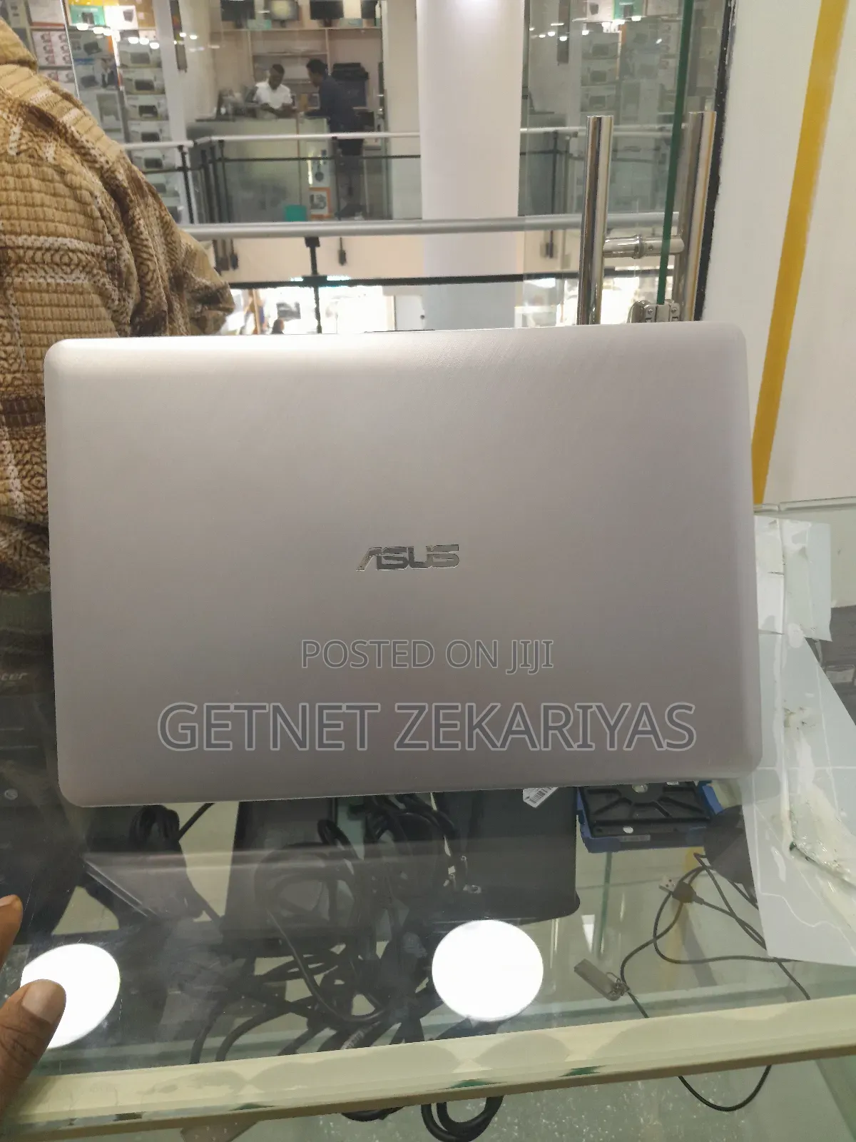 New Laptop Asus VivoBook 15 X505BA 4GB Intel Core I5 HDD 1T