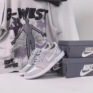 Air Jordan 1 Low Metalic Silver